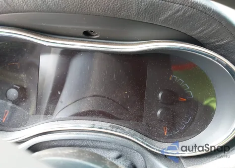 2015 Jeep Grand Cherokee Overland z USA, uszkodzony, nr VIN 1C4RJFCT4FC190728